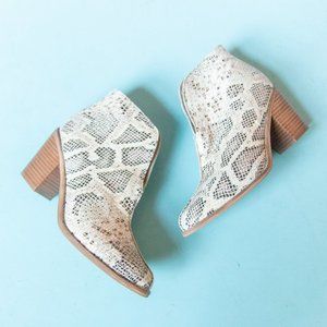 Diba True Look Down Genuine Leather Snake Print Slip On Block Heel Boots Sz 7.5